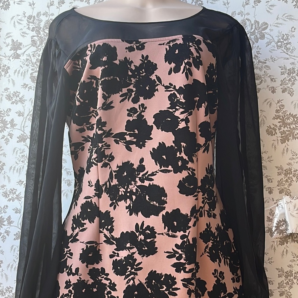 PINK AND BLACK DRESS WITH BLACK FLORAL PRINT SIZE 12 ENFOCUS STUDIO